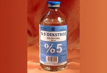 %5 DEKSTROZ SOLUSYONU 500 ML(SETLI) (dekstroz) ürün ambalajı, solüsyon. Üretici: MENARİNİ SAĞLIK VE İLAÇ SANAYİ TİCARET ANONİM ŞİRKETİ.