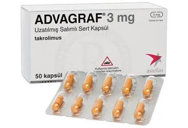 ADVAGRAF 3 MG UZATILMIS SALIMLI 50 KAPSUL kutu fotoğrafı, kapsül formunda takrolimus içerir. Üretici: ASTELLAS PHARMA İLAÇ TİCARET VE SANAYİ ANONİM ŞİRKETİ.