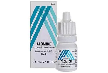 ALOMIDE %0,1 STERIL GOZ DAMLASI (lodoksamid trometamin) kutusu, göz damlası. Üretici: NOVARTİS SAĞLIK GIDA VE TARIM ÜRÜNLERİ SANAYİ VE TİCARET ANONİM ŞİRKETİ.