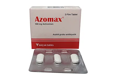 Azitromisin içeren film kaplı tablet: AZOMAX 500 MG 3 FILM TABLET kutu fotoğrafı. Üretici: KOÇAK FARMA İLAÇ VE KİMYA SANAYİ A.Ş.