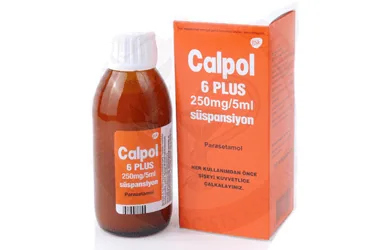 CALPOL 6 PLUS 250 MG/5 ML 150 ML SURUP kutu fotoğrafı. Parasetamol içeren şurup. Üretici: GLAXOSMİTHKLİNE İLAÇLARI SAN. VE TİC. A.Ş.