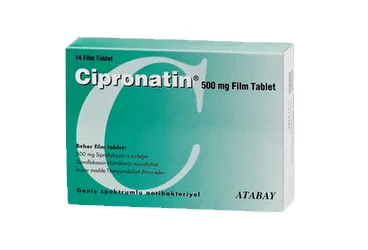 Siprofloksasin içeren tablet: CIPRONATIN 500 MG 14 TABLET ürün ambalajı. Üretici: ATABAY KİMYA SANAYİ VE TİC. A.Ş.