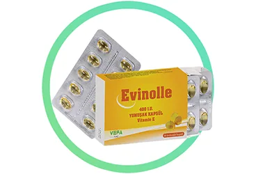 Vitamin e içeren yumuşak kapsül: EVINOLLE 400 IU 30 YUMUSAK KAPSUL ürün ambalajı. Üretici: VEFA İLAÇ SANAYİ VE TİCARET ANONİM ŞİRKETİ.