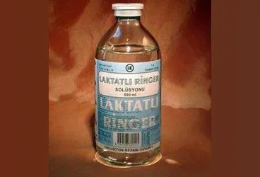 Sodyum klorur + kalsiyum klorur + potasyum klorur + sodyum laktat içeren solüsyon: I.E LAKTATLI RINGER SOLUSYONU 500 ML(SETLI) ürün ambalajı. Üretici: MENARİNİ SAĞLIK VE İLAÇ SANAYİ TİCARET ANONİM ŞİRKETİ.