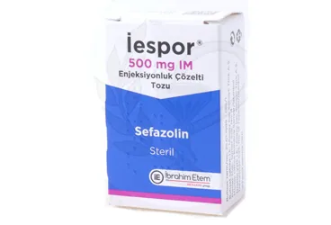 IESPOR 500 MG IM ENJEKSIYONLUK COZELTI TOZU ürün ambalajı. Sefazolin sodyum içeren çözelti. Üretici: MENARİNİ SAĞLIK VE İLAÇ SANAYİ TİCARET ANONİM ŞİRKETİ.