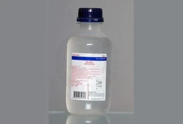 Sodyum klorur içeren IZOTONIK SODYUM KLORUR IRIGASYON COZELTESI 500 ML (SETSIZ PLASTIK SISE) ambalajı. Üretici: KOÇAK FARMA İLAÇ VE KİMYA SANAYİ A.Ş.