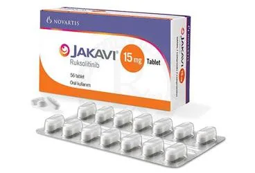 JAKAVI 15 MG 56 TABLET kutusu, tablet formunda ruksolitinib içerir. Üretici: NOVARTİS SAĞLIK GIDA VE TARIM ÜRÜNLERİ SANAYİ VE TİCARET ANONİM ŞİRKETİ.
