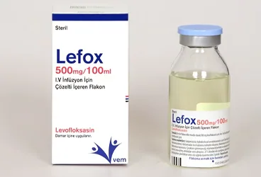 LEFOX 500 MG/100 ML IV INF. COZELTI ICIN FLAKON ürün ambalajı. Levofloksasin içeren çözelti. Üretici: VEM İLAÇ SAN. VE TİC. ANONİM ŞİRKETİ.