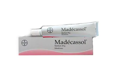 Centella asiatica ekstresi içeren MADECASSOL 10 MG/1 GR 40 GR POMAD ambalajı. Üretici: BAYER TÜRK KİMYA SAN. LTD. ŞTİ.