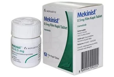 MEKINIST 0,5 MG FILM KAPLI TABLET (30 TABLET) kutu fotoğrafı, film kaplı tablet formunda trametinib içerir. Üretici: NOVARTİS SAĞLIK GIDA VE TARIM ÜRÜNLERİ SANAYİ VE TİCARET ANONİM ŞİRKETİ.