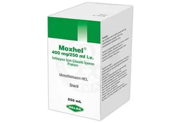 MOXHEL 400 MG/250 ML IV INFUZYON ICIN COZELTI ICEREN FLAKON (250 ML FLAKON) ürün ambalajı. Moksifloksasin içeren çözelti. Üretici: HELBA İLAÇ İÇ VE DIŞ SANAYİ TİCARET ANONİM ŞİRKETİ.