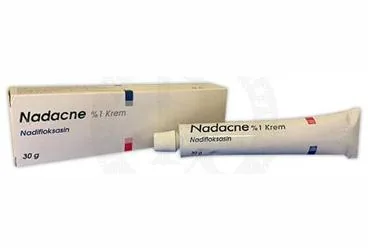 NADACNE %1 30 GR KREM (nadifloksasin) ürün ambalajı, krem. Üretici: INNOGENS İLAÇ SANAYİ VE TİCARET A.Ş.