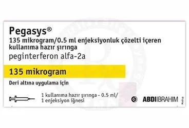 PEGASYS 135 MCG 1 HAZIR ŞIRINGA ambalajı. Etkin maddesi peginterferon alfa-2a. Üretici: ROCHE MÜSTAHZARLARI SANAYİ ANONİM ŞİRKETİ.
