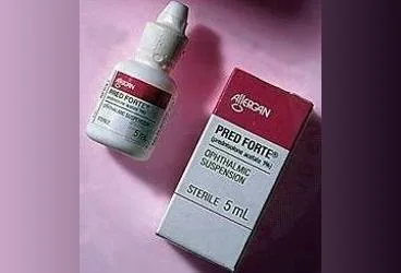 Prednizolon -oftalmik içeren PRED FORTE %1 5 ML OFT.SOL. ambalajı. Üretici: ABBVİE TIBBİ İLAÇLAR SANAYİ VE TİCARET LİMİTED ŞİRKETİ.