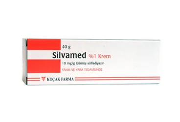 SILVAMED 40 GR KREM ambalajı, krem formunda gümüş sülfadiazin içerir. Üretici: KOÇAK FARMA İLAÇ VE KİMYA SANAYİ A.Ş.