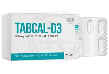TABCAL-D3 500 MG / 440 I.U. FILM KAPLI TABLET (28 TABLET) kutusu, film kaplı tablet formunda mültivitamin mineral kombinasyonu içerir. Üretici: EDİS PHARMA İLAÇ SANAYİ VE TİCARET LİMİTED ŞİRKETİ.
