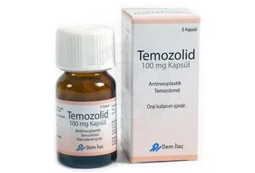 TEMOZOLID 100 MG 5 KAPSUL ürün ambalajı. Temozolomid içeren kapsül. Üretici: DEM İLAÇ SAN. VE TİC. A.Ş.