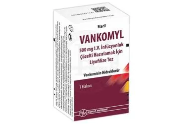 VANKOMYL 500 MG IV INFUZYONLUK COZELTI HAZIRLAMAK ICIN LIYOFILIZE TOZ (1 FLAKON) ambalajı. Vankomisin hcl içeren çözelti. Üretici: WORLD MEDICINE İLAÇ SAN. VE TİC. A.Ş.