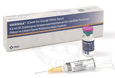 Suçiçeği aşısı içeren süspansiyon: VARIVAX 0,5 ML (SC ENJEKSIYON) SUSPANSIYON HAZIRLAMAK ICIN LIYOFILIZE TOZ ICEREN FLAKON VE COZUCU ICEREN KULLANIMA HAZIR ENJEKTOR kutusu. Üretici: MERCK SHARP DOHME İLAÇLARI LTD. ŞTİ.