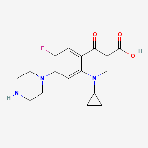 siprofloksasin etkin maddesinin kimyasal yapı formülü (ciprofloxacin)